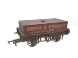 Dapol B815 OO Gauge Rectangular Tank Wagon Smith & Forrest Weathered