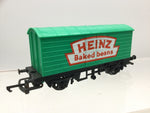 Hornby R134 OO Gauge Long Wheelbase Wagon 'Heinz' Emerald Green