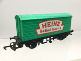 Hornby R134 OO Gauge Long Wheelbase Wagon 'Heinz' Emerald Green