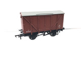 Bachmann 38-230A OO Gauge BR Planked Vent Van B774447