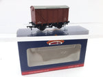 Bachmann 38-230A OO Gauge BR Planked Vent Van B774447