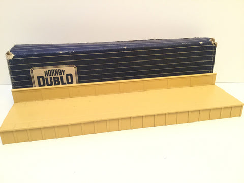 Hornby Dublo 32172 OO Gauge Platform Extension with Wall