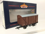 Bachmann 38-160 OO Gauge BR Planked Vent Van B762361