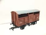 Bachmann 37-710 OO Gauge BR Cattle Wagon B893343