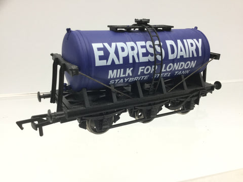 Dapol 4F-031-017 OO Gauge 6 Wheel Milk Tank Wagon Express Dairy