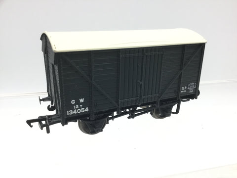 Bachmann 37-730C OO Gauge GWR 12T Ventilated Van