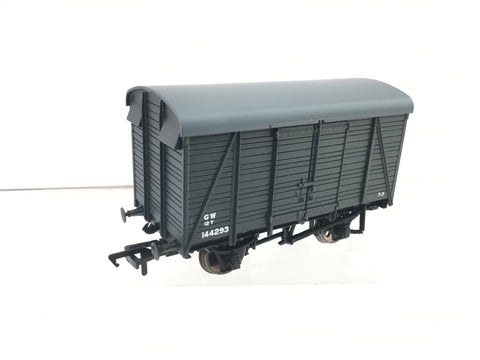 Bachmann 38-083 OO Gauge GWR 2+2 Planked Vent Van 144293