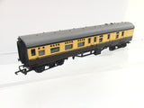 Triang R329 OO Gauge BR Choc/Cream 9" Brake Coach W34302