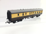 Triang R329 OO Gauge BR Choc/Cream 9" Brake Coach W34302