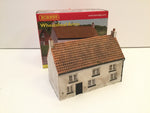 Hornby R9652 OO Gauge Wheatsheaf Arms