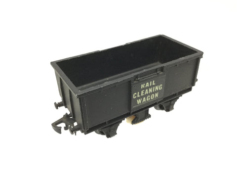 Hornby Dublo 4654 OO Gauge Track Cleaning Wagon