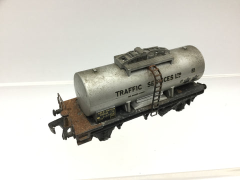 Hornby Dublo 4679 OO Gauge Tank Wagon Traffic Services