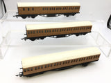 Graham Farish 10602/10612 OO Gauge LNER Suburban Coaches x3