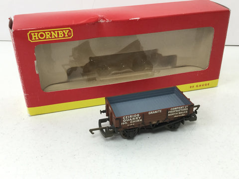 Hornby R6306 OO Gauge 3 Plank Wagon Ceirog Granite Co