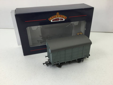 Bachmann 38-081 OO Gauge BR 2+2 Vent Van M523538
