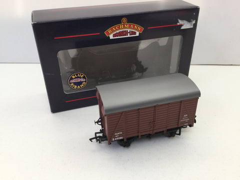 Bachmann 38-071A OO Gauge BR 12t Planked Vent Van S49186