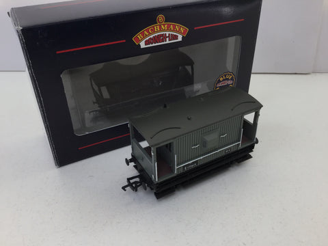 Bachmann 33-805 OO Gauge BR 12ft Brake Van E175613 (Tail Light Fitted)