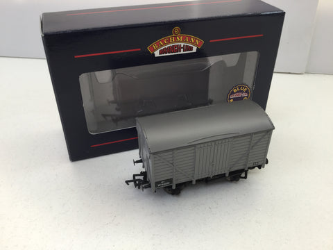 Bachmann 37-775C OO Gauge BR Double Vent Van W142220