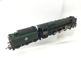 Hornby R033 OO Gauge BR Green 7MT 70028 Royal Star