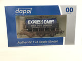 Dapol 4F-031-018 OO Gauge 6 Wheel Milk Tank Wagon Express Dairy Weathered