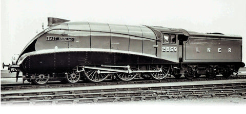 Hornby R30136 OO Gauge BR, Class B17/51 4-6-0, 61659 'East Anglian' - Era 4