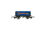 Hornby R60089 OO Gauge Father's Day Wagon