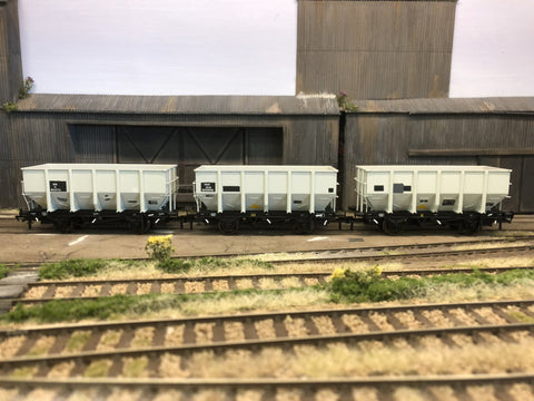 Accurascale 1011-HUO-F OO Gauge BR HOP24/HUO Hopper Triple Pack F