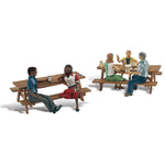 Woodland Scenics A1939 HO/OO Gauge Outdoor Dining Figures