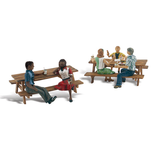 Woodland Scenics A1939 HO/OO Gauge Outdoor Dining Figures