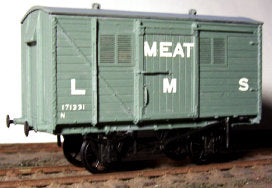 Cambrian C86 OO Gauge LMS 6/8ton Meat Van (D1670) Kit