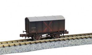 Dapol 2F-013-038 N Gauge GWR Gunpowder Van W105715 Weathered