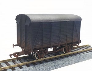 Dapol 4F-021-016 OO Gauge GWR Box Van Weathered