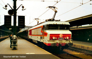 Jouef HJ2421 HO Gauge SNCF CC21003 Beton Electric Locomotive IV