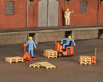 Kibri 38147 HO/OO Gauge Forklifts and Pallets Kit