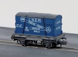 Peco NR-23 N Gauge LNER Conflat Wagon with Container